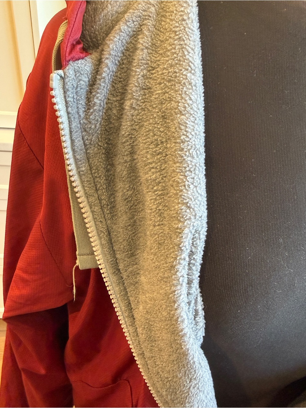 Speedo Maroon Hooded Full-Zip Swim Parka Jacket with Grey Accents - Picture 3 of 4
